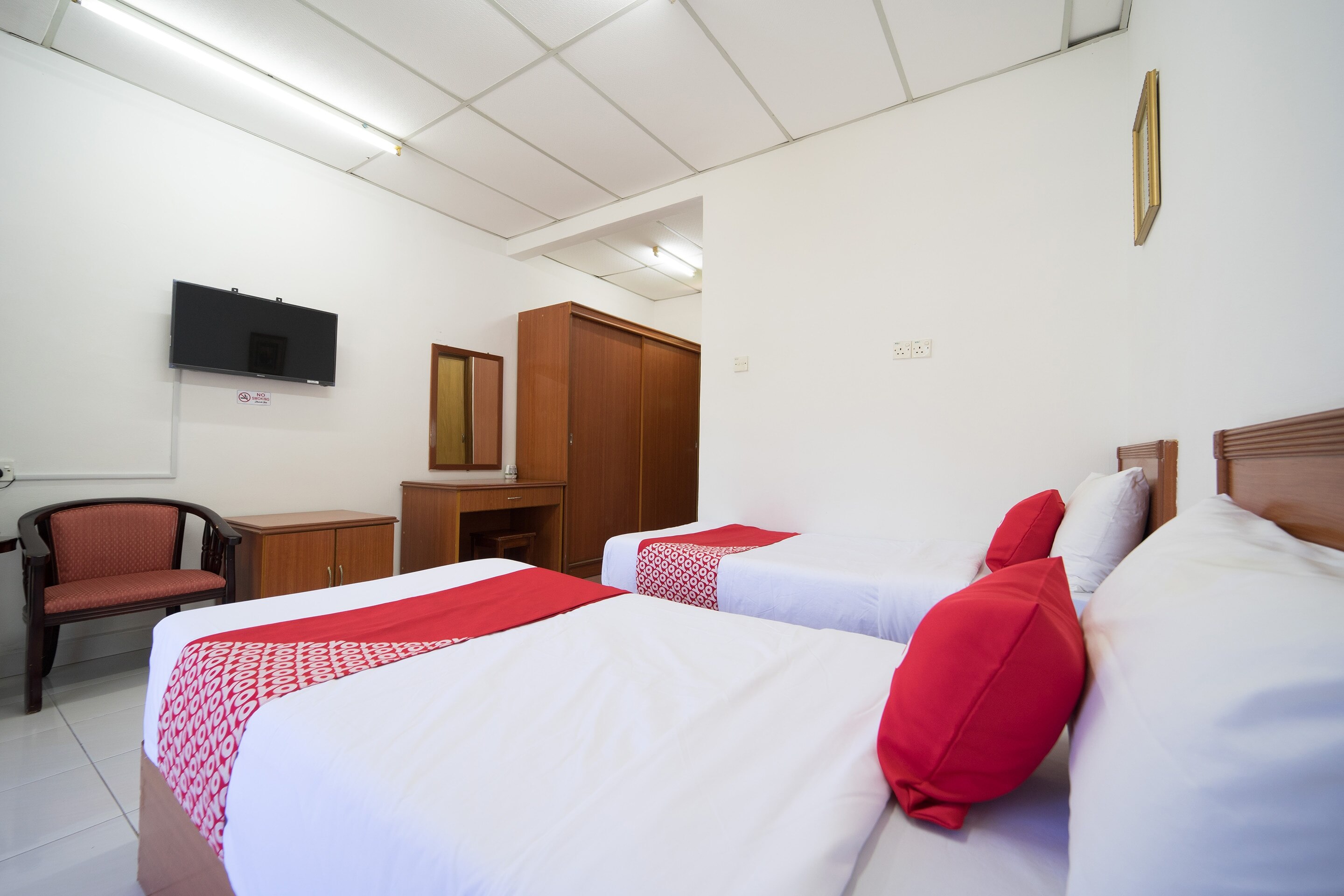OYO 44033 Terap Inn Kuala Nerang - Tap to explore photos