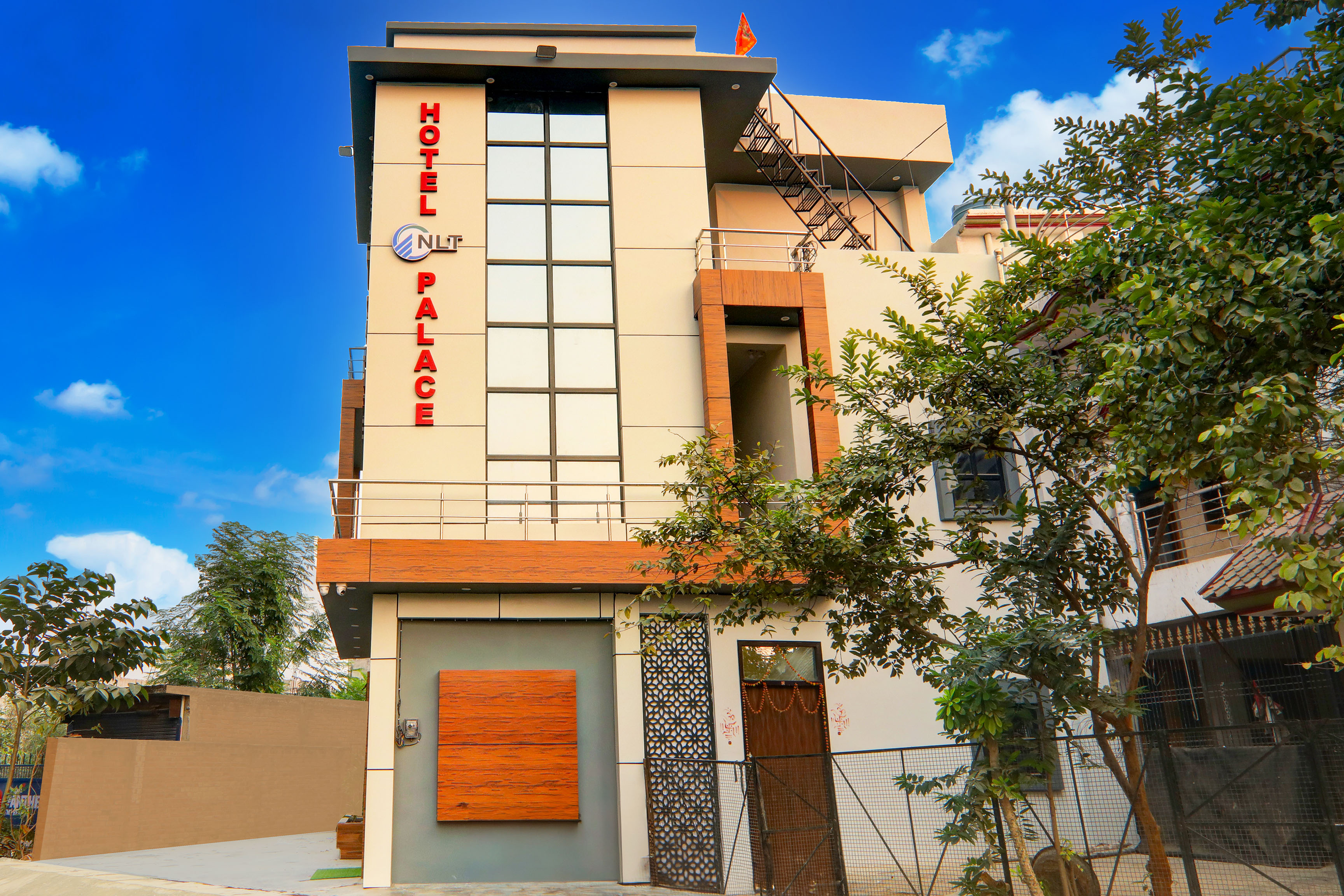 Hotel O NLT Palace - Tap to explore photos