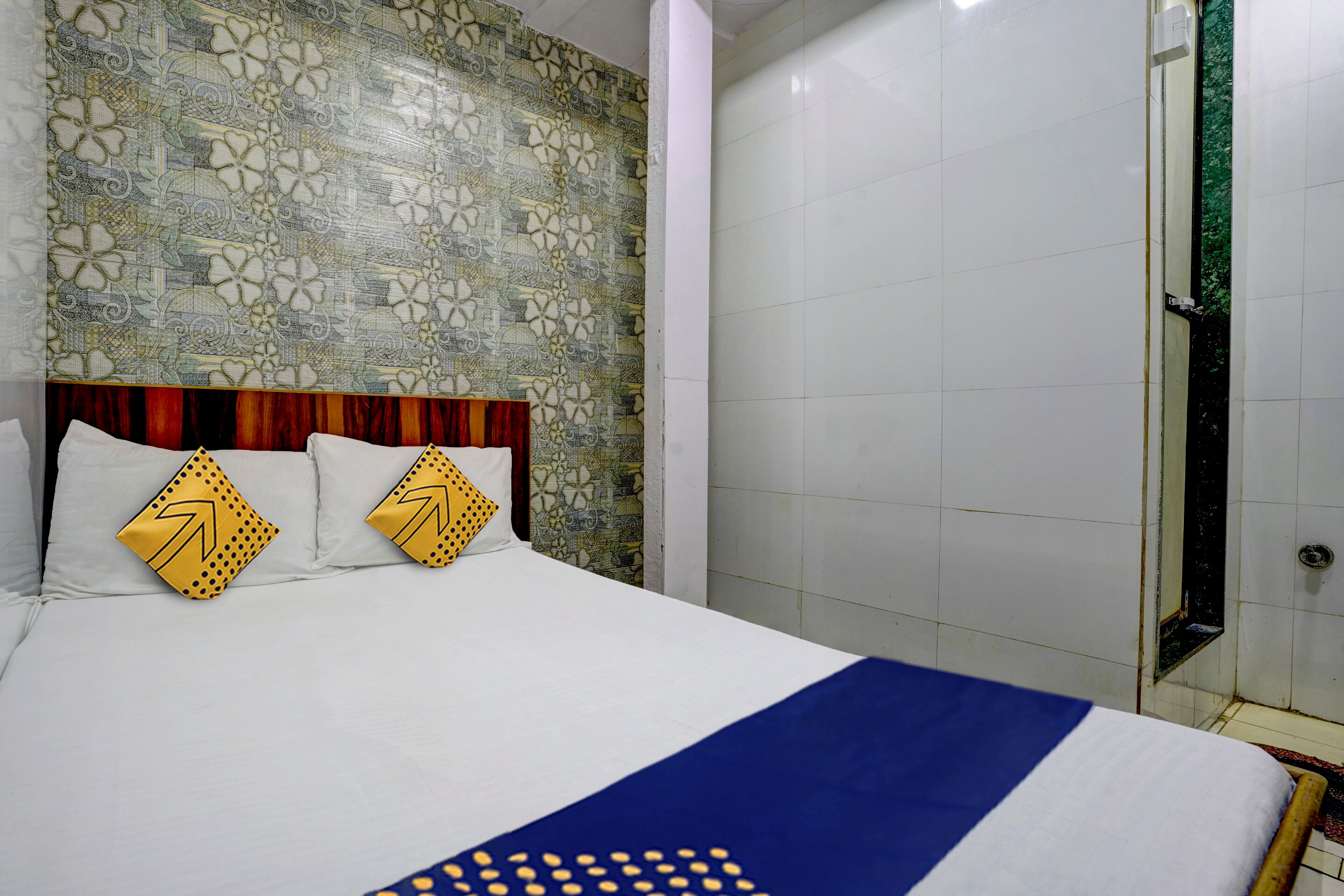 Hotel O Gulzar - Tap to explore photos