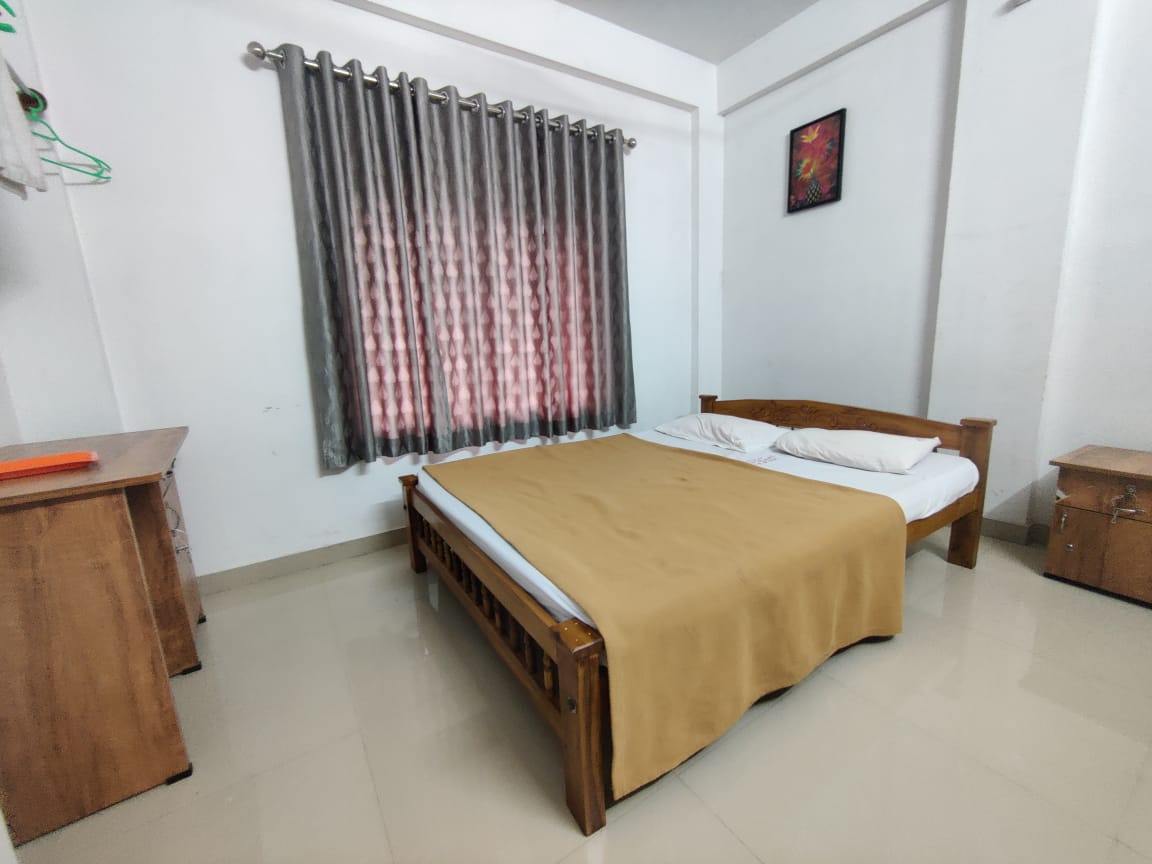 Sivaranjini Tourist Home - Tap to explore photos
