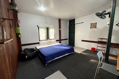 Whispering Willows Rooms and Caretaker, Gudalur