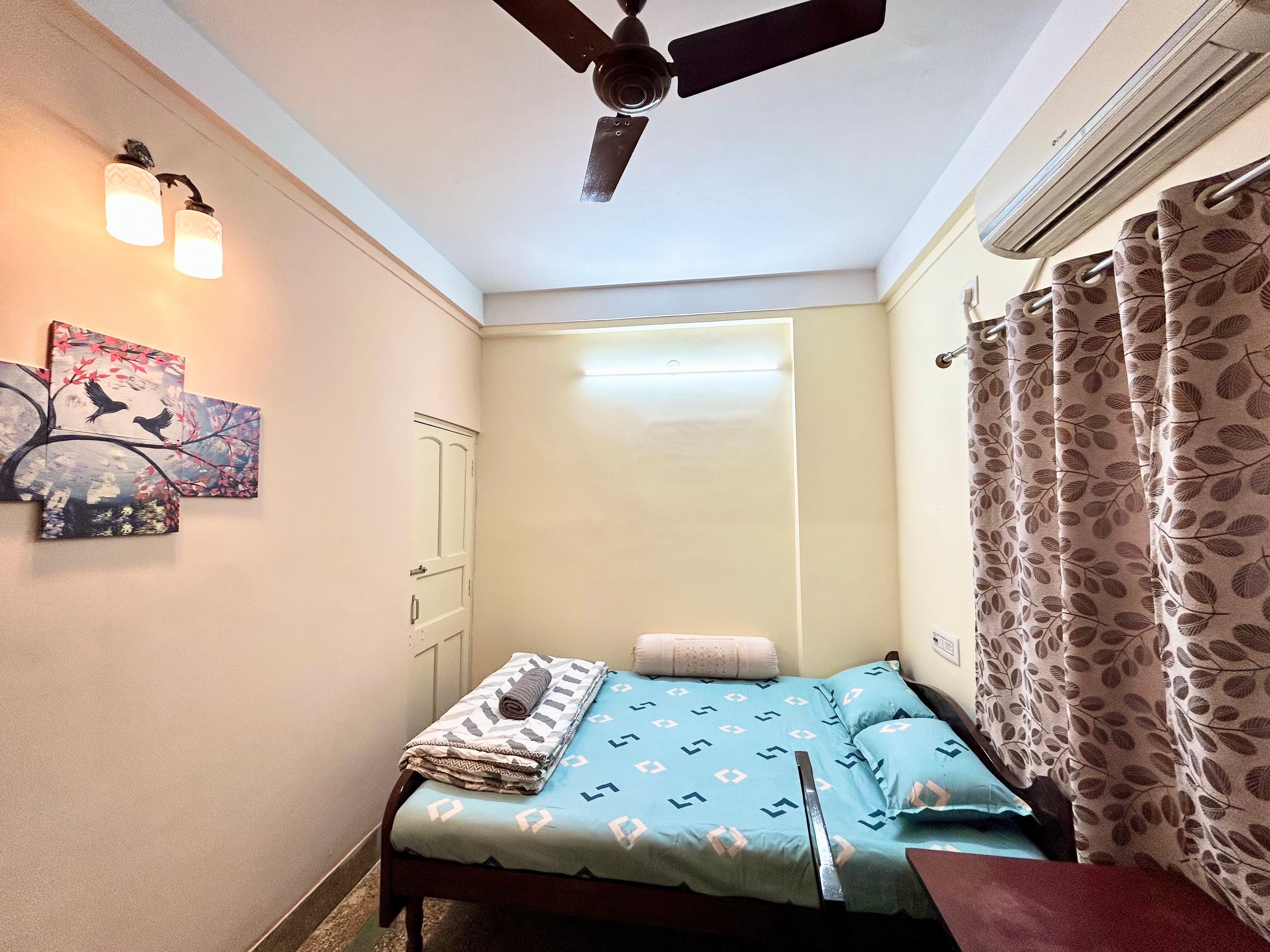 Classic 2BHK Apartment near Jadavpur University - Tap to explore photos