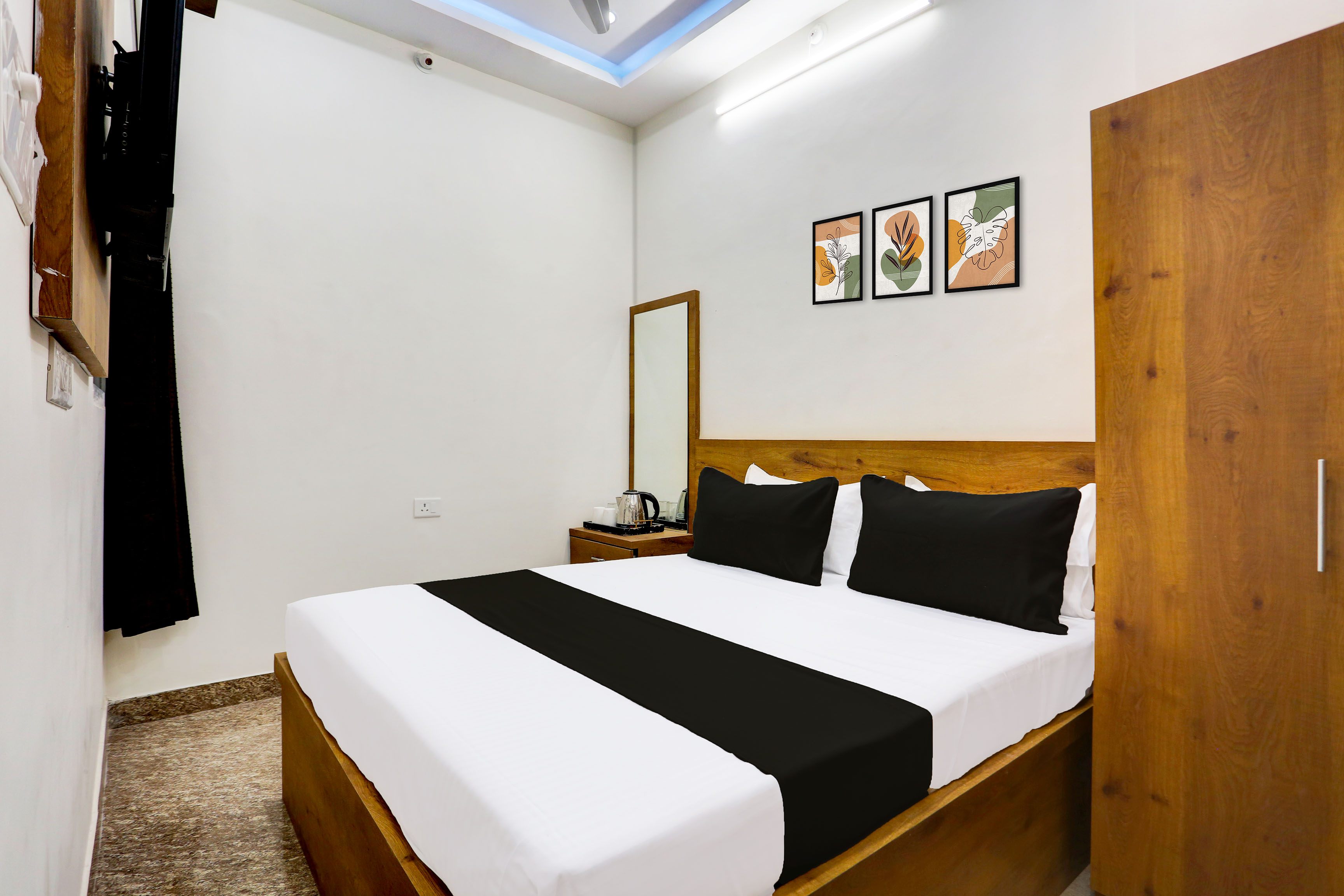 SPOT ON hotel Himalaya - Tap to explore photos