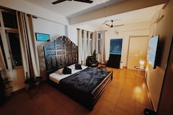 Moroccan moon, Guwahati