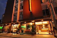 Hemingway's Hotel, فوكيت