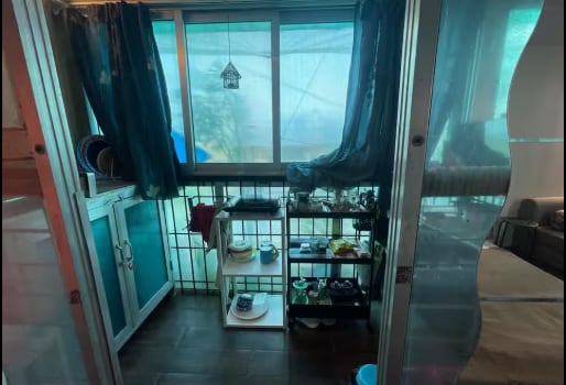 South Stays - Looks Like a Dream