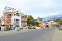 New Tirupur Lodge, Palani