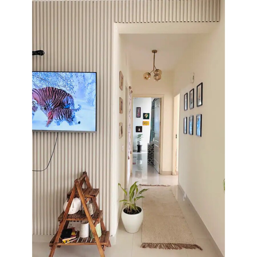 Season 22 | 3BHK Home Stay | Mohali - Tap to explore photos