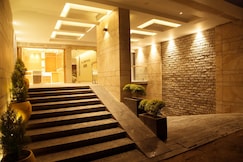 SRI AADHISH GRAND ( 40 KMS AWAY FROM PUDUKKOTTAI ), Arantangi