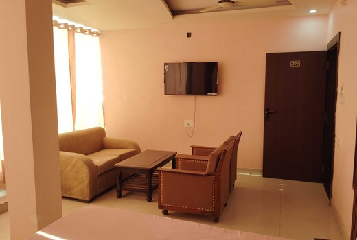 Palette Hotel and Resort Kankarbagh Main Road Formerly Aalcajars Inn