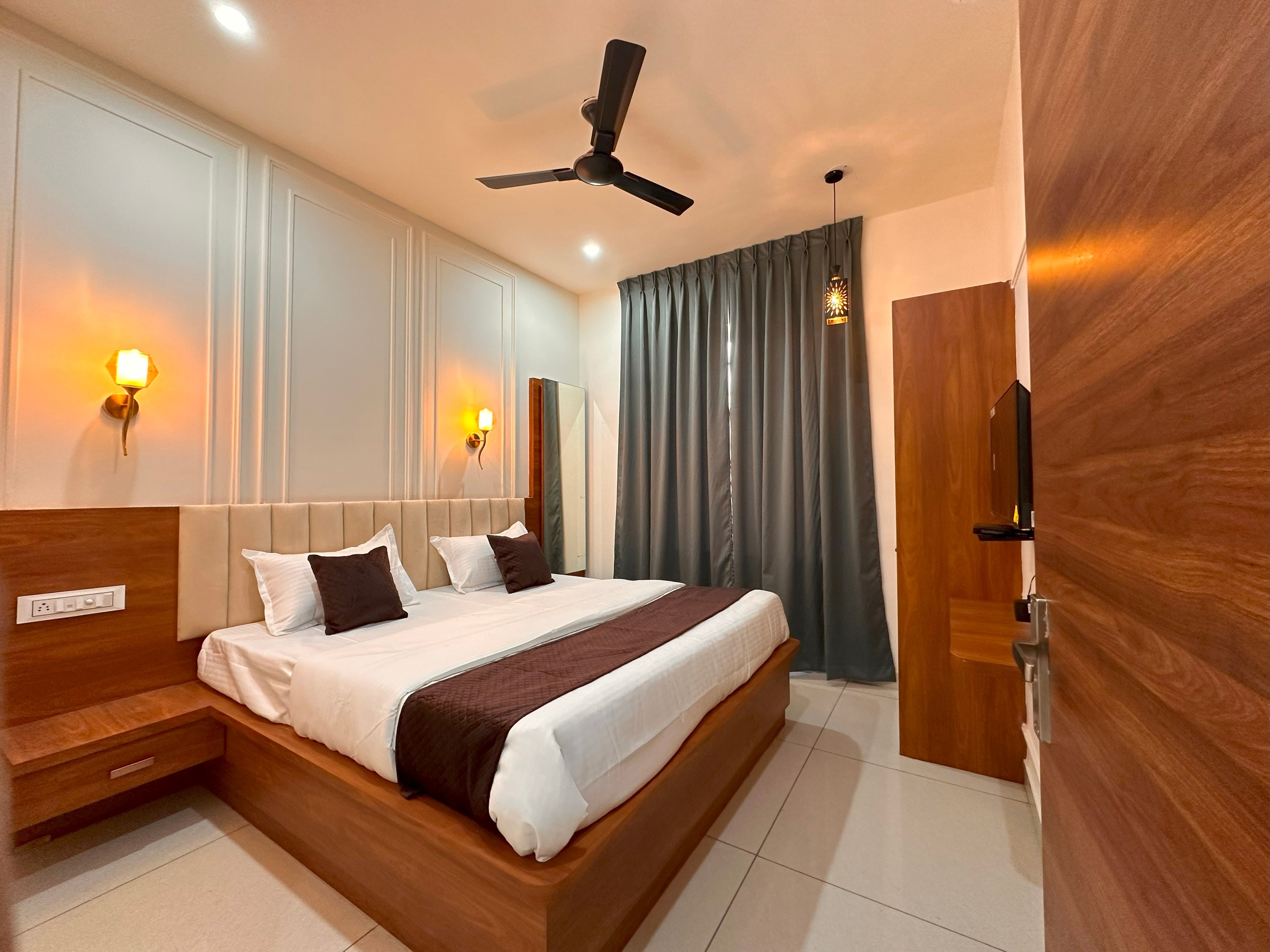 Hotel Kishna Empire - Tap to explore photos