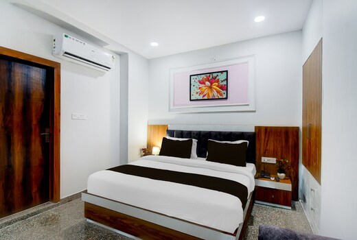 Hotel O Maruti
