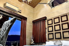 Retreat villa 4bhk by BancoStays, Lonavala