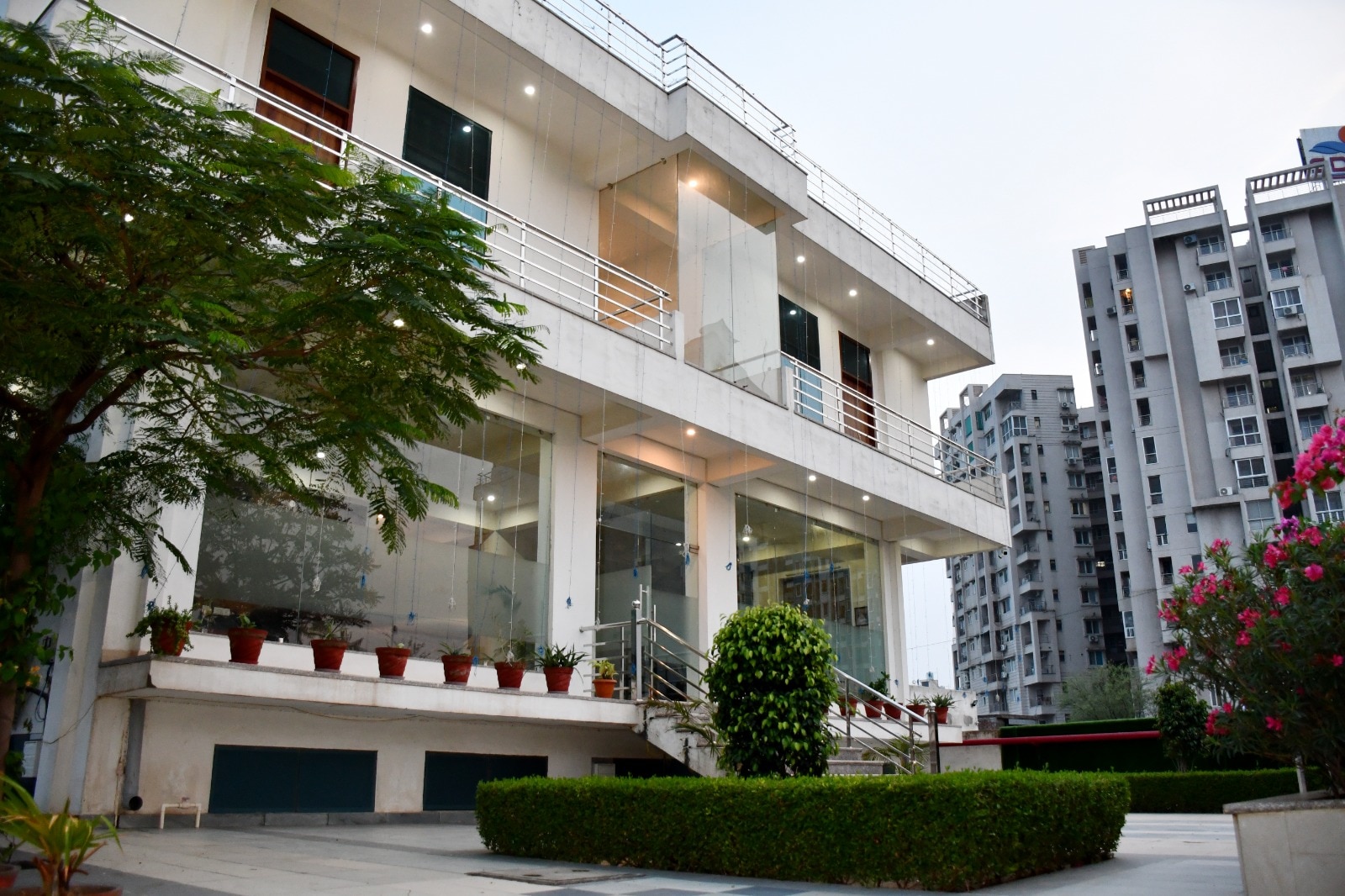 Amrapali Inn - Tap to explore photos