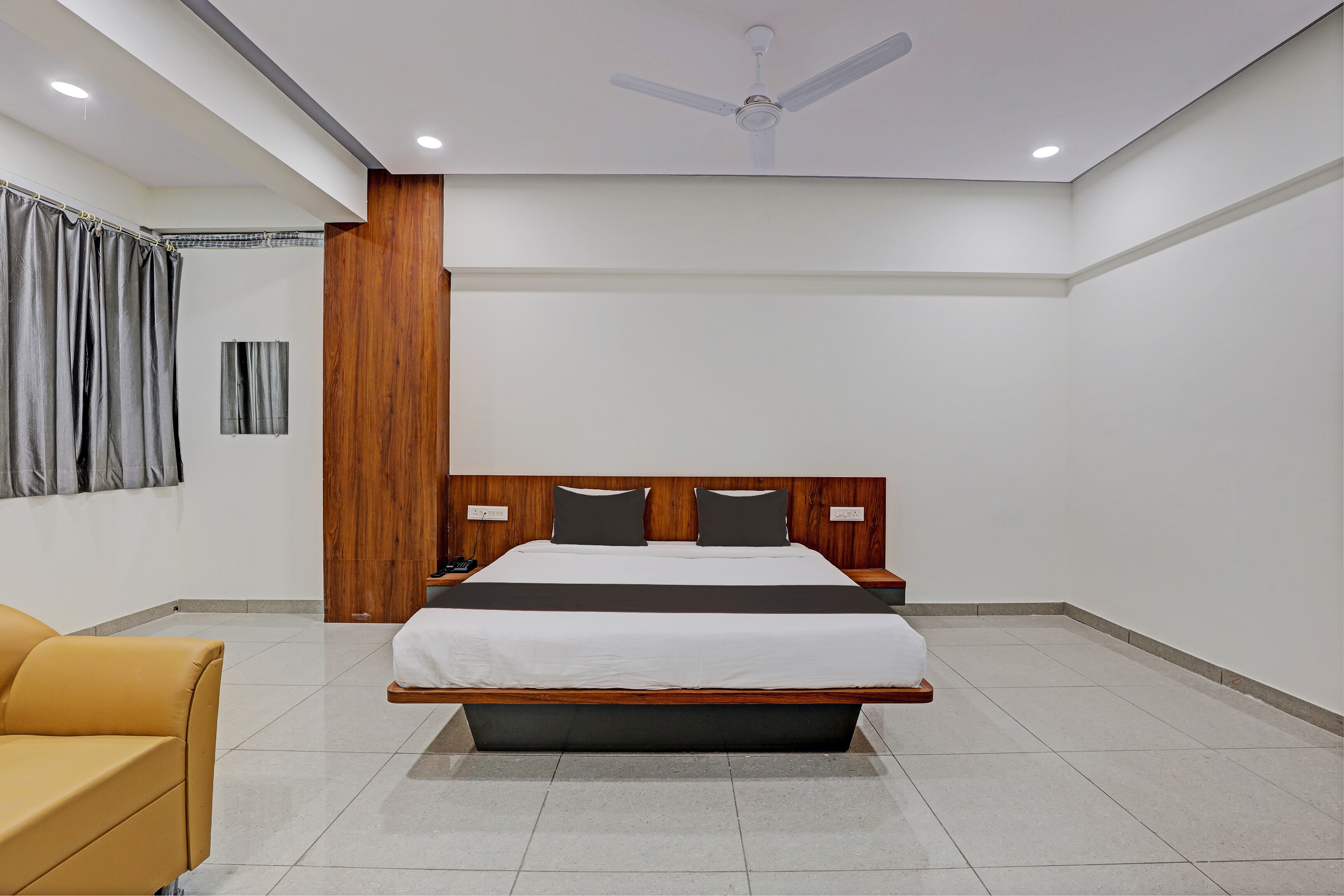 Collection O KANHA INN - Tap to explore photos