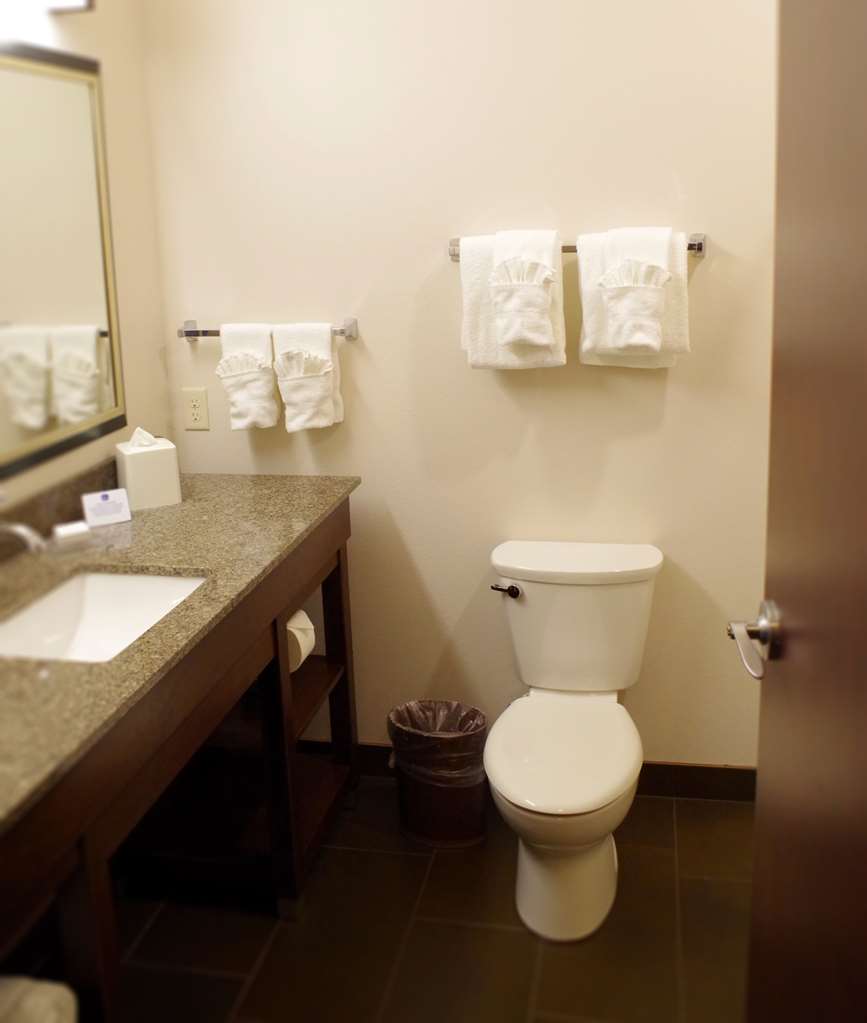 Best Western Plus Lincoln Inn & Suites - Tap to explore photos