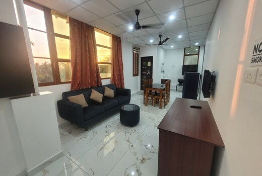 Oasis Homestay (Penthouse)2 Bed Rooms(A/c.) Living & Kitchen