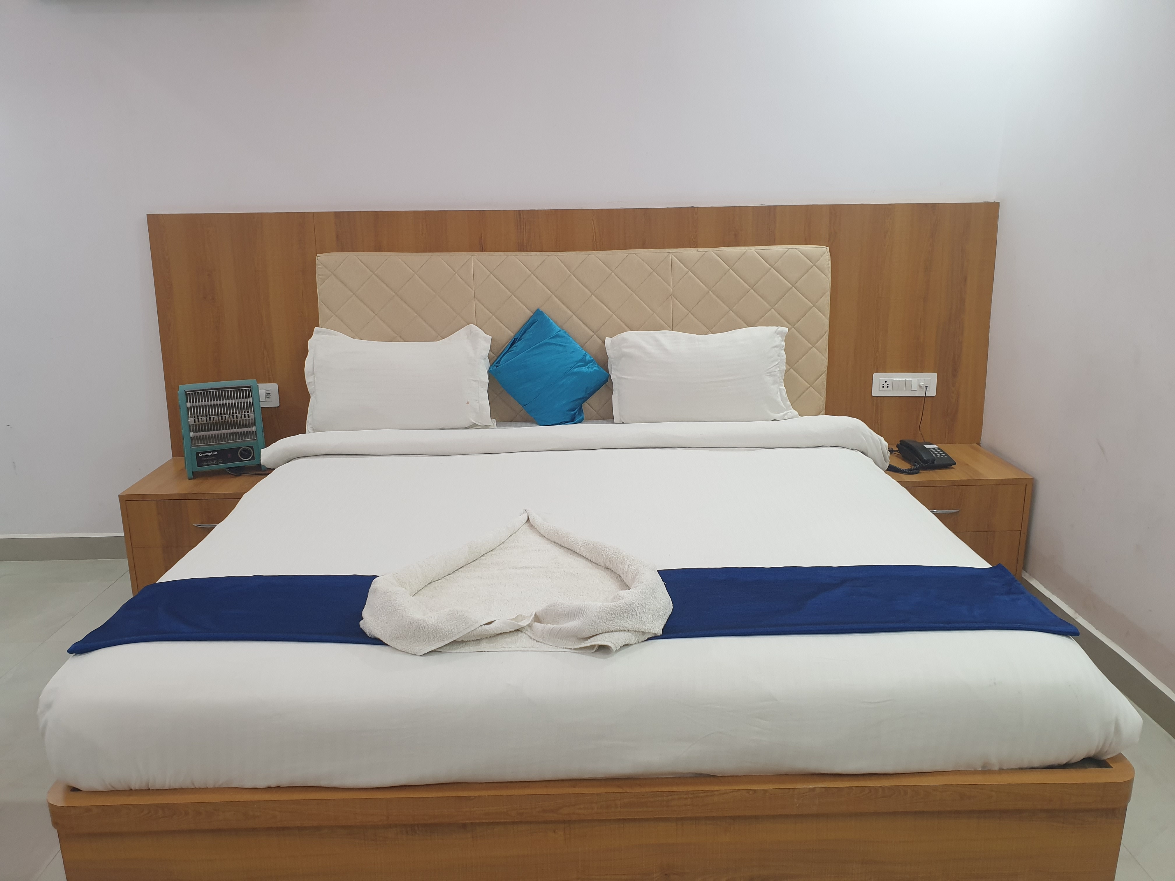 HOTEL SHREE R.C VATIKA - Tap to explore photos
