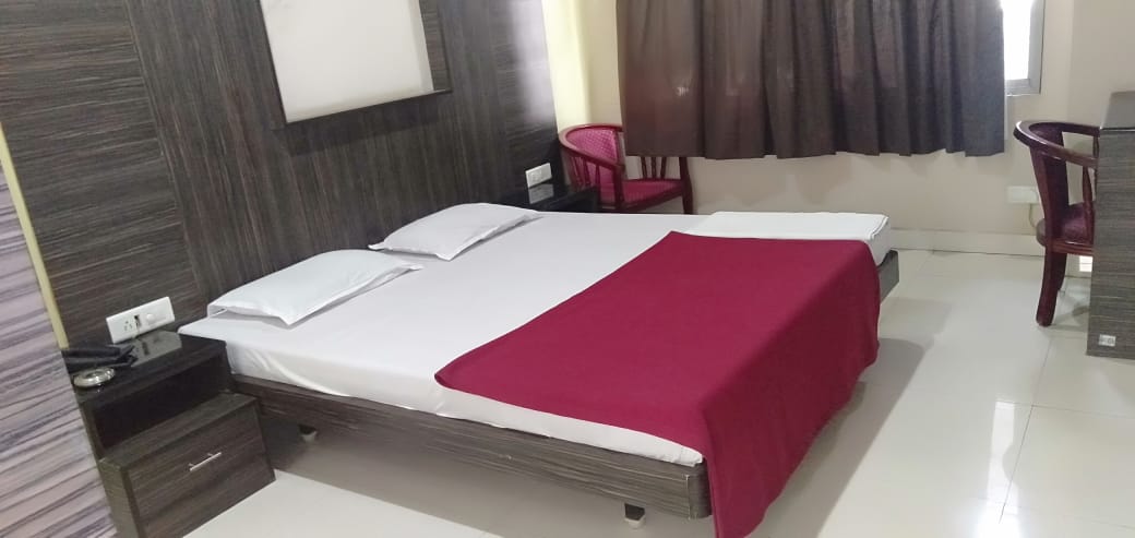 i-Roomz Hoysala Residency - Tap to explore photos