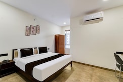 Super Townhouse OAK Owaisi Hospital Mailardevpally Formerly Tolkanti Arc, Hyderabad