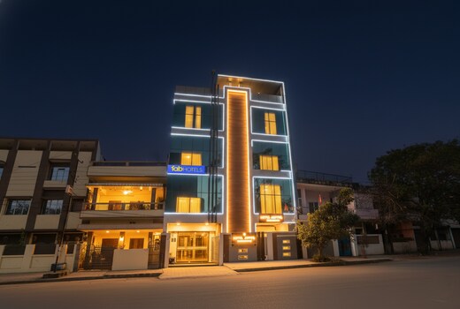FabHotel Super 3 Premium Nr. Banaras Railway Station