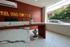 Hotel Yog Safari, Behind Parmarth Niketan, Rishikesh