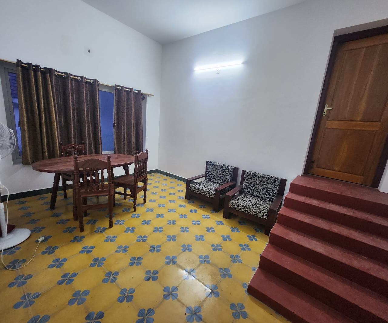 Deluxe Double Suite Rooms Villa In Kodaikanal - Tap to explore photos