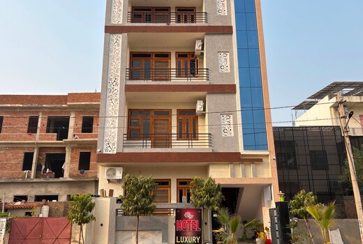 Hotel O Luxury Inn - 2