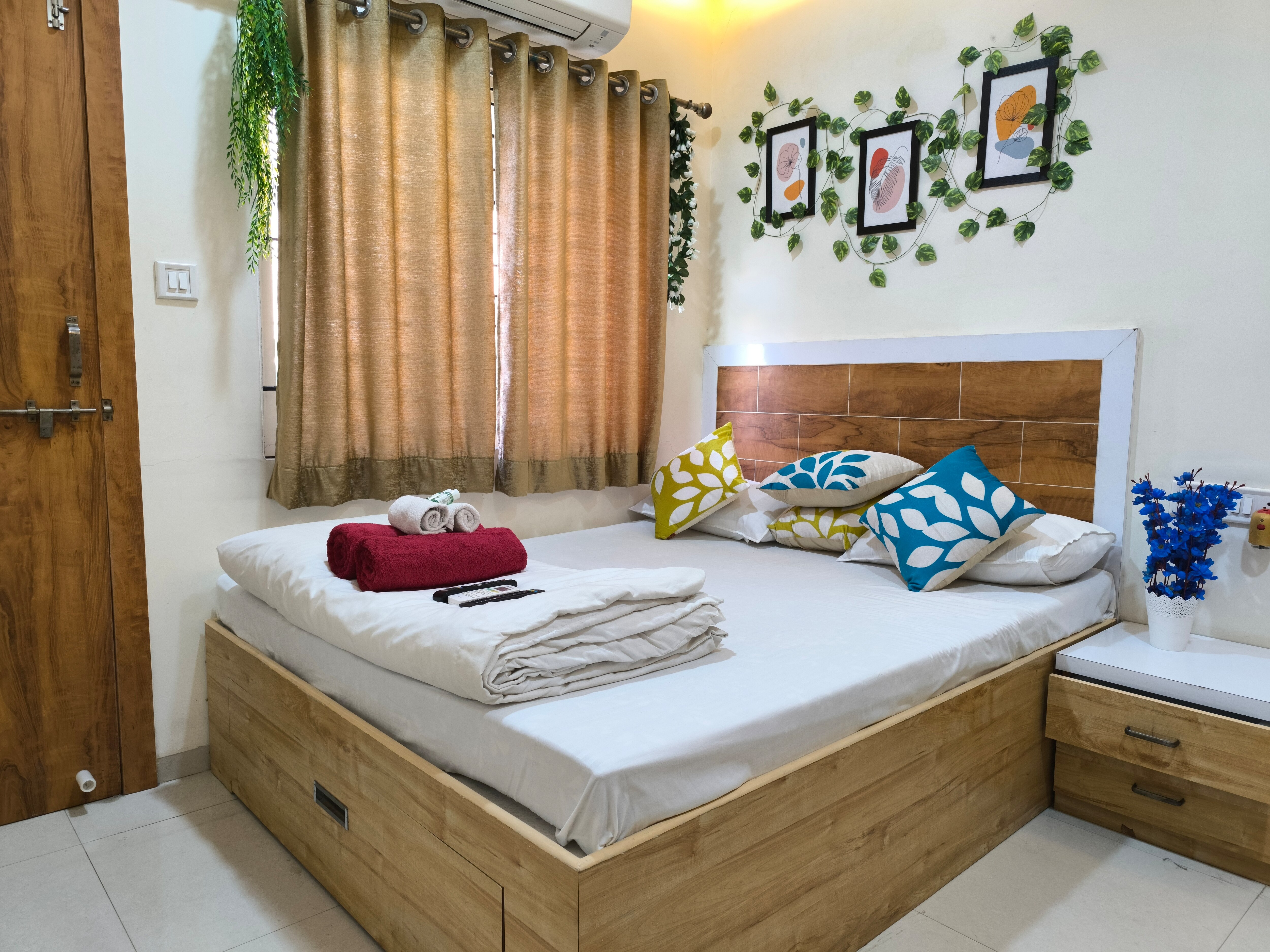 Orraica 306 1 BHK Flat with AC and Wifi - Tap to explore photos