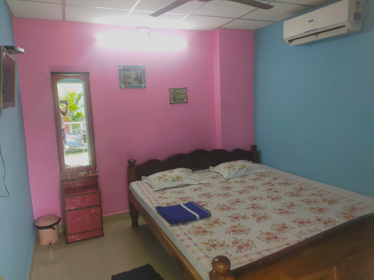 Tinni Guest House - Tap to explore photos