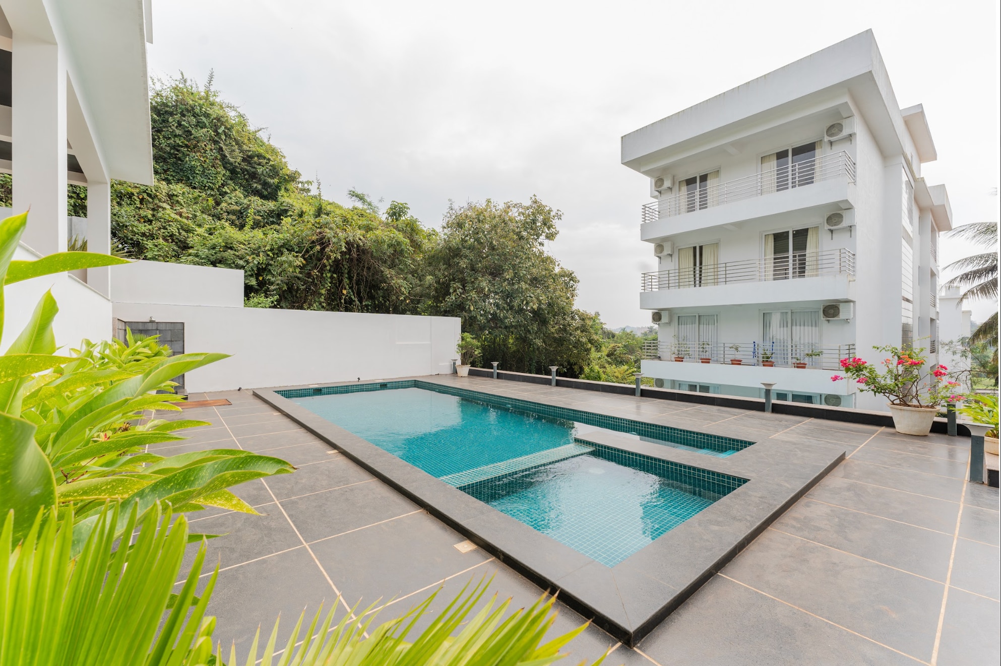 Candolim Heights Luxury Apartments - Tap to explore photos
