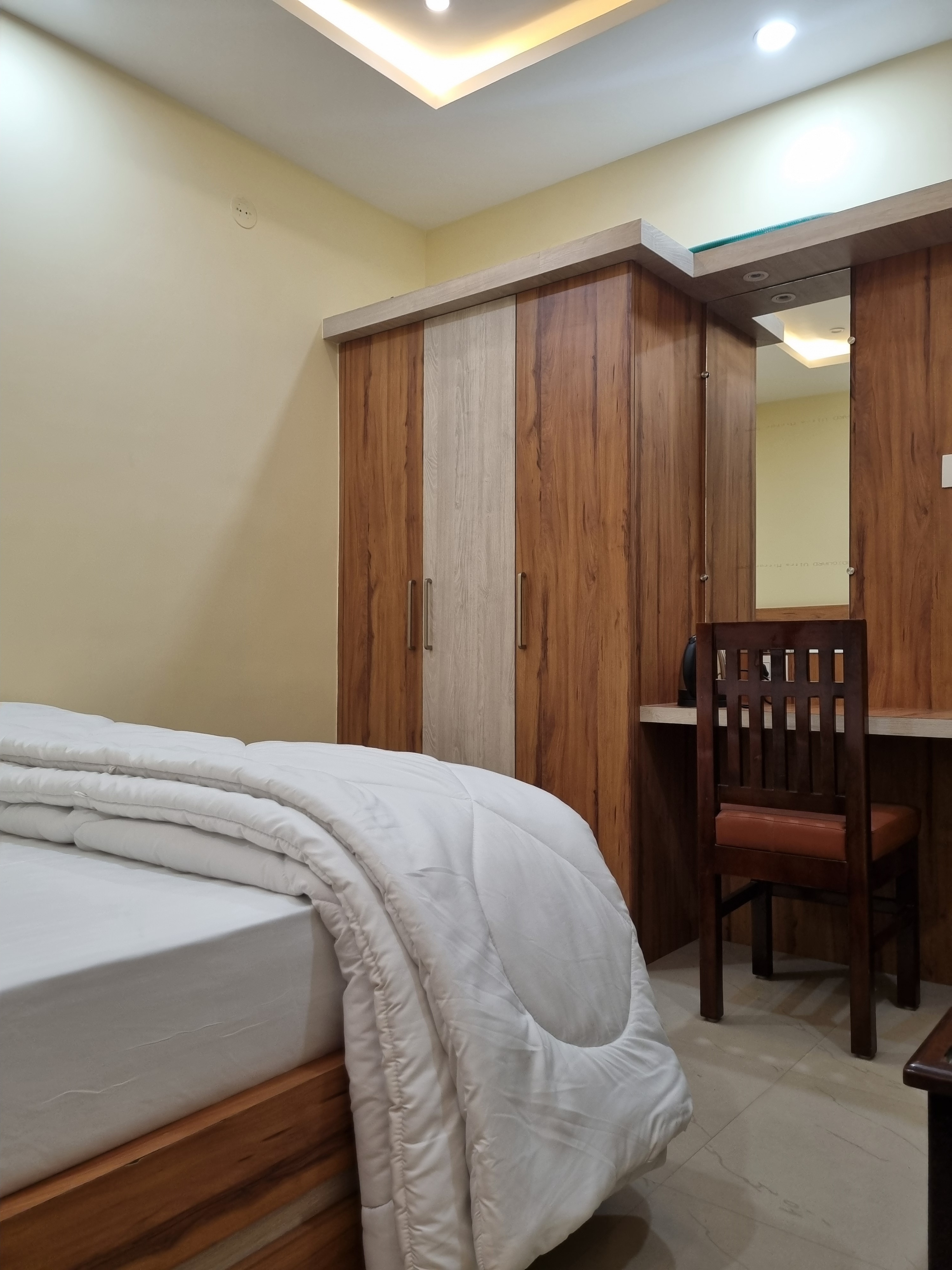 Hotel Singh Residency - Tap to explore photos