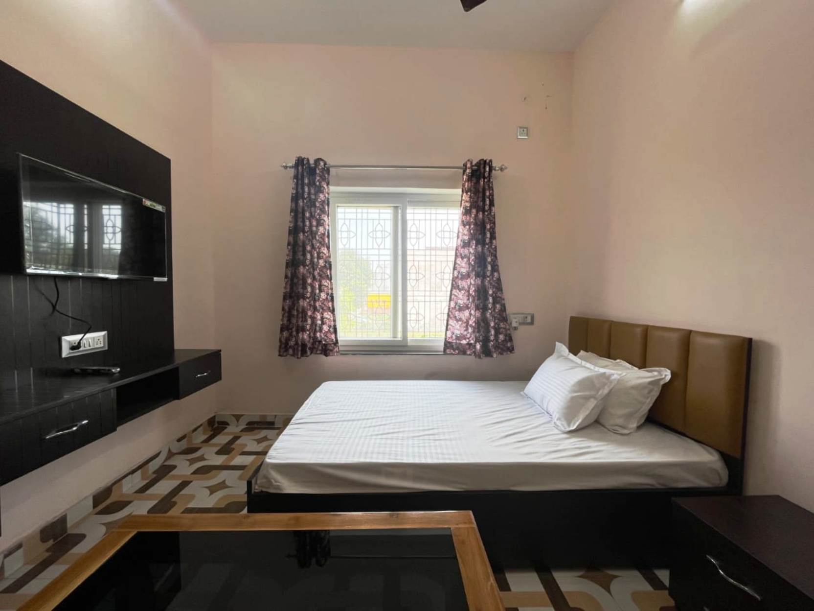 Suryavansham Apartments & Homestay - Tap to explore photos
