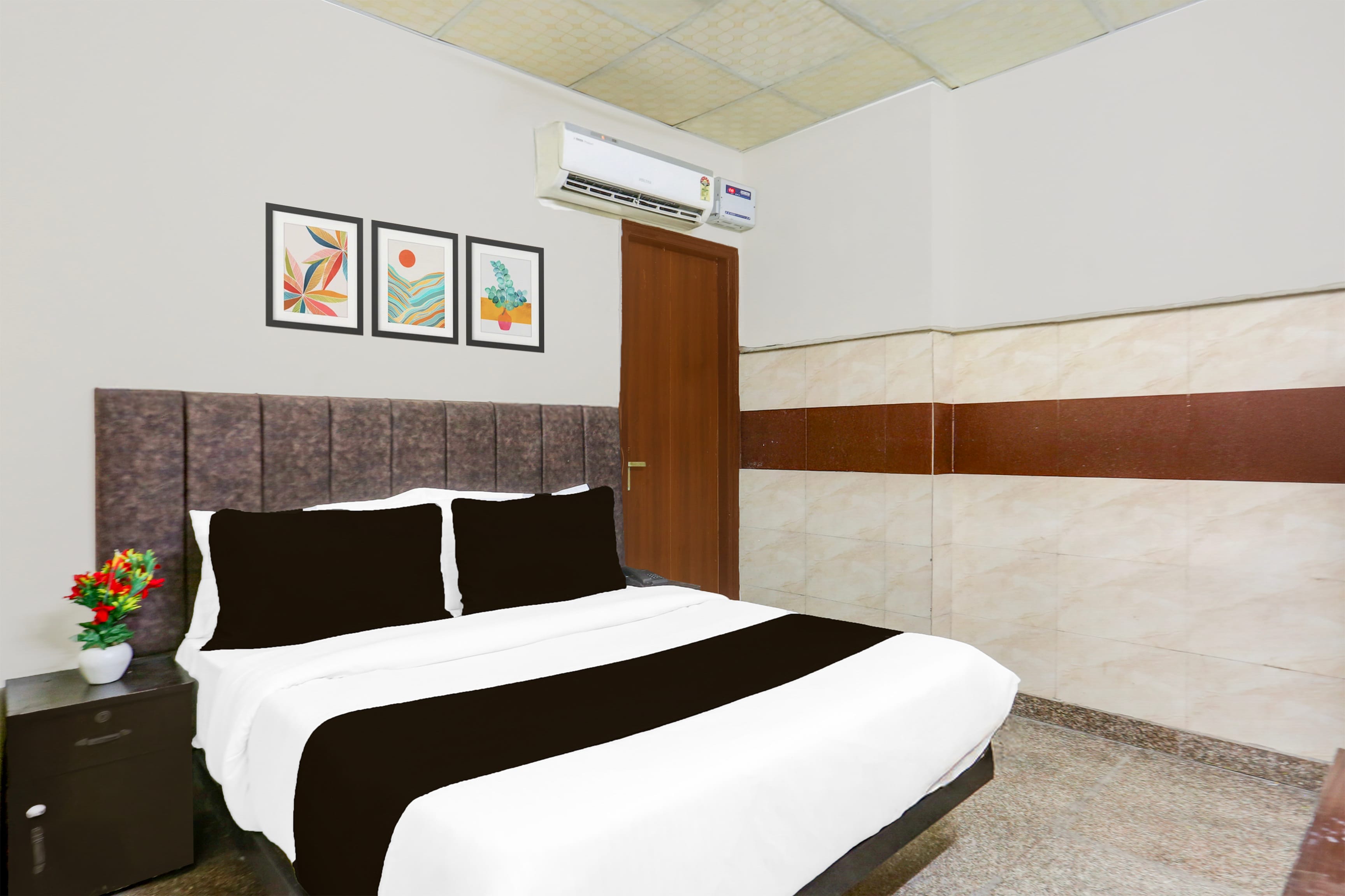 Super Townhouse Johri Enclave Metro Station Formerly Second Home - Tap to explore photos