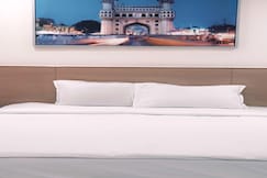 Papadams Blue, Bhuvanagri