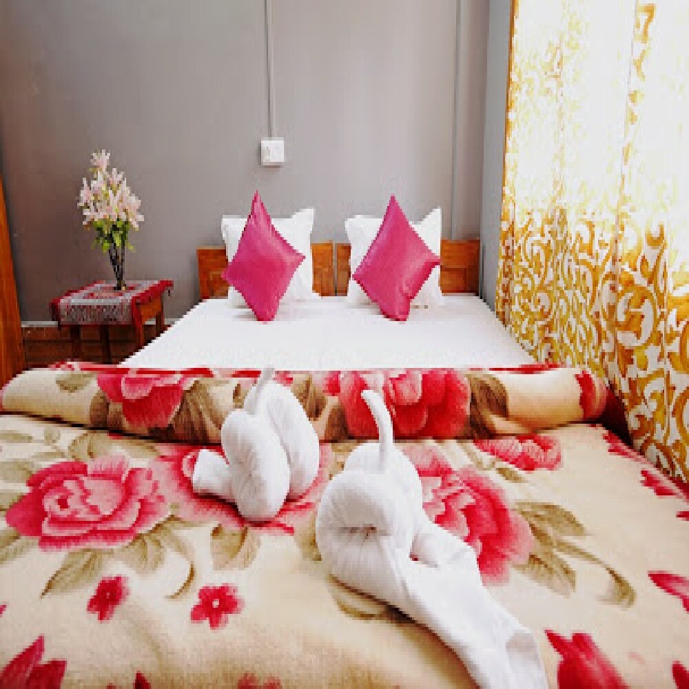 Gini'S Dzongri Retreat - Tap to explore photos