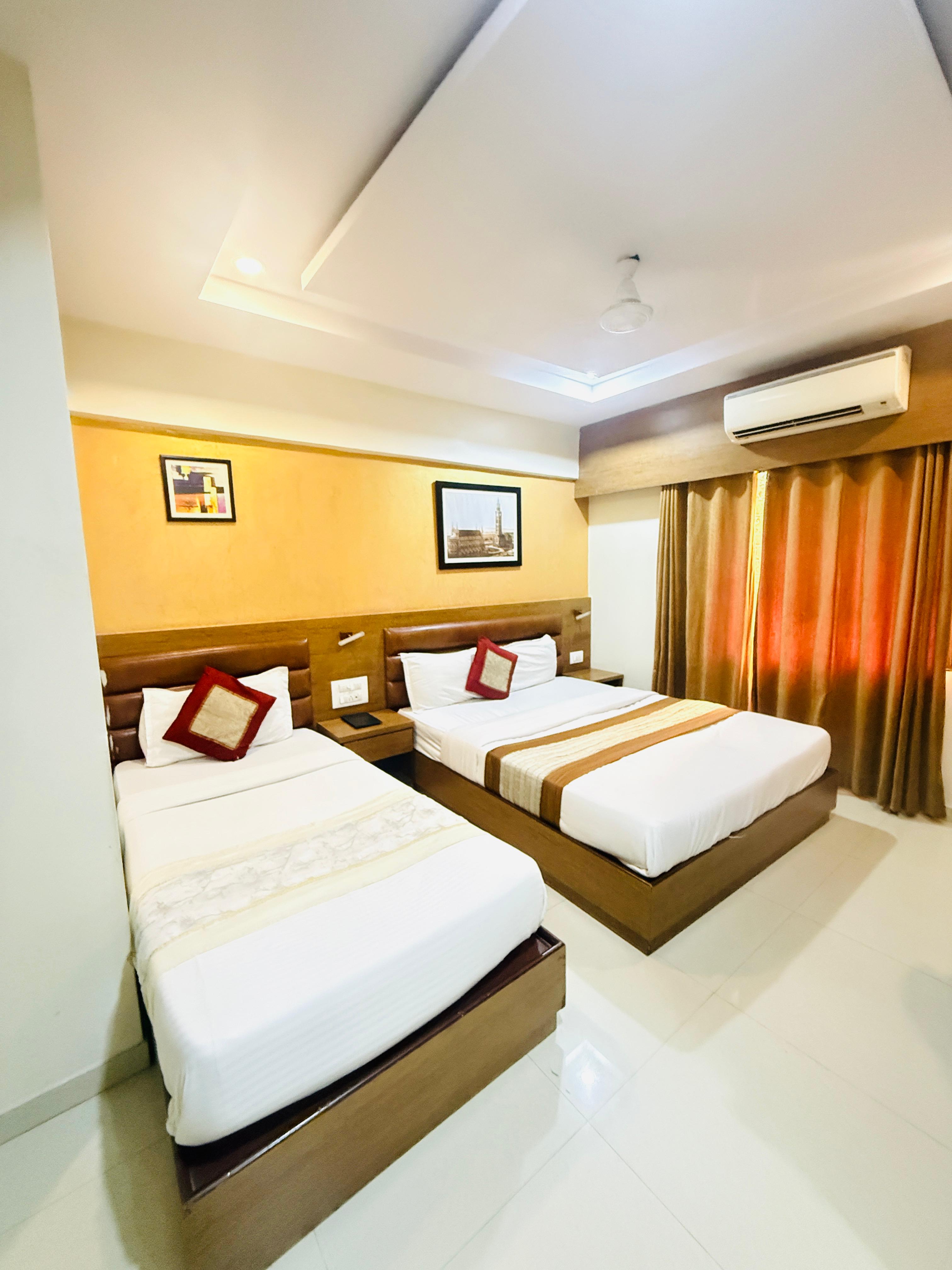 Triple Room with City View 1