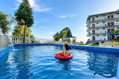 Winterline Gold Resort, Lansdowne