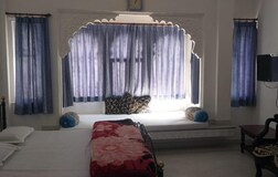 White Corner Home Stay