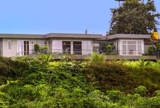 SaffronStays Serenity 