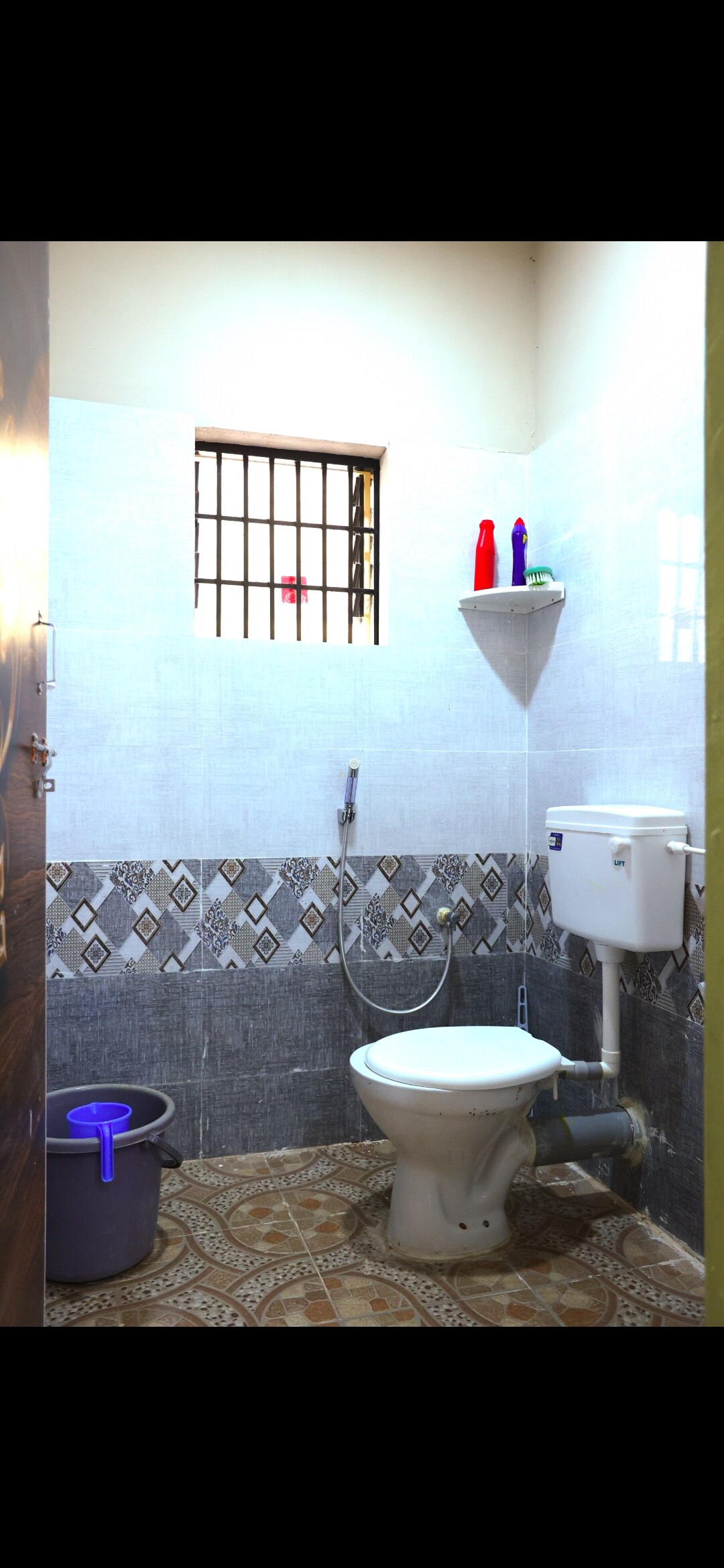 Teacher's Homestay - Tap to explore photos