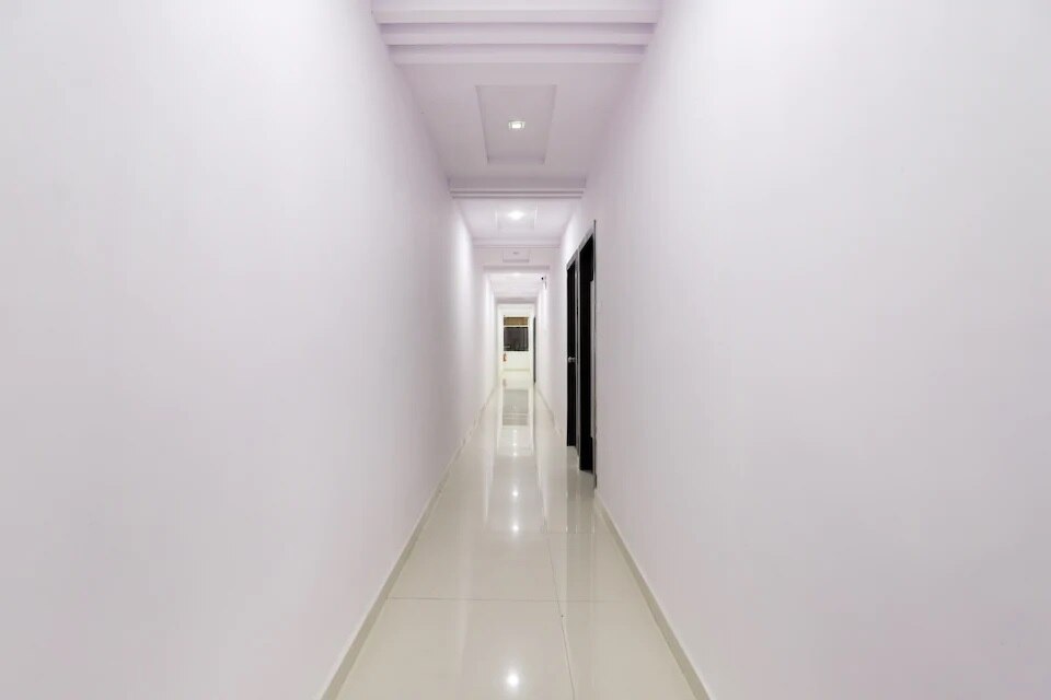 Hotel mayur - Tap to explore photos