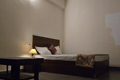 Anuprabha lodging and banquet hall, Junnar