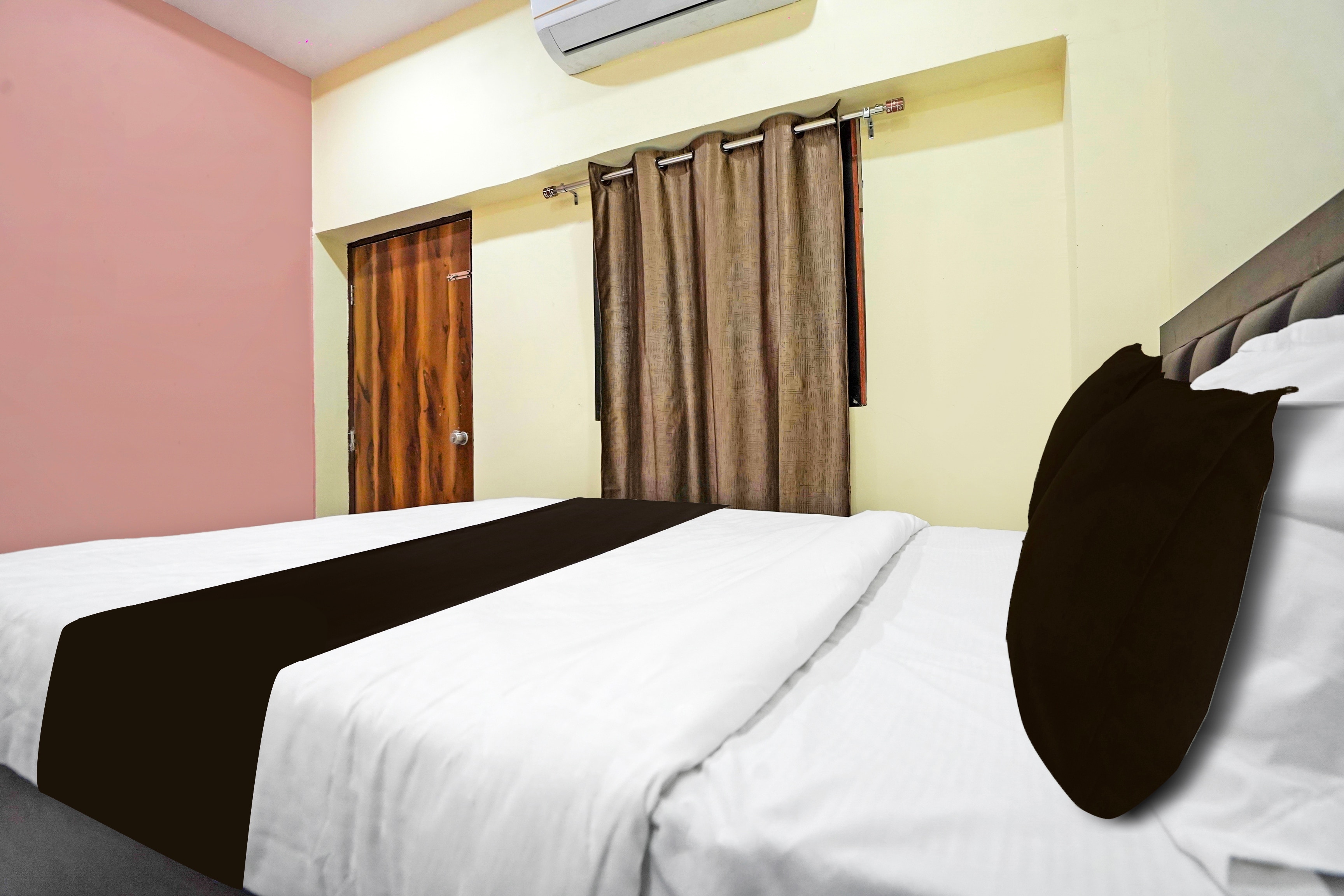 Hotel O Rajmahal - Tap to explore photos