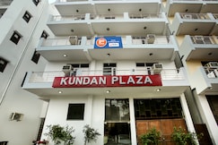 Hotel KUNDAN PLAZA Near Apollo Hospital, Delhi