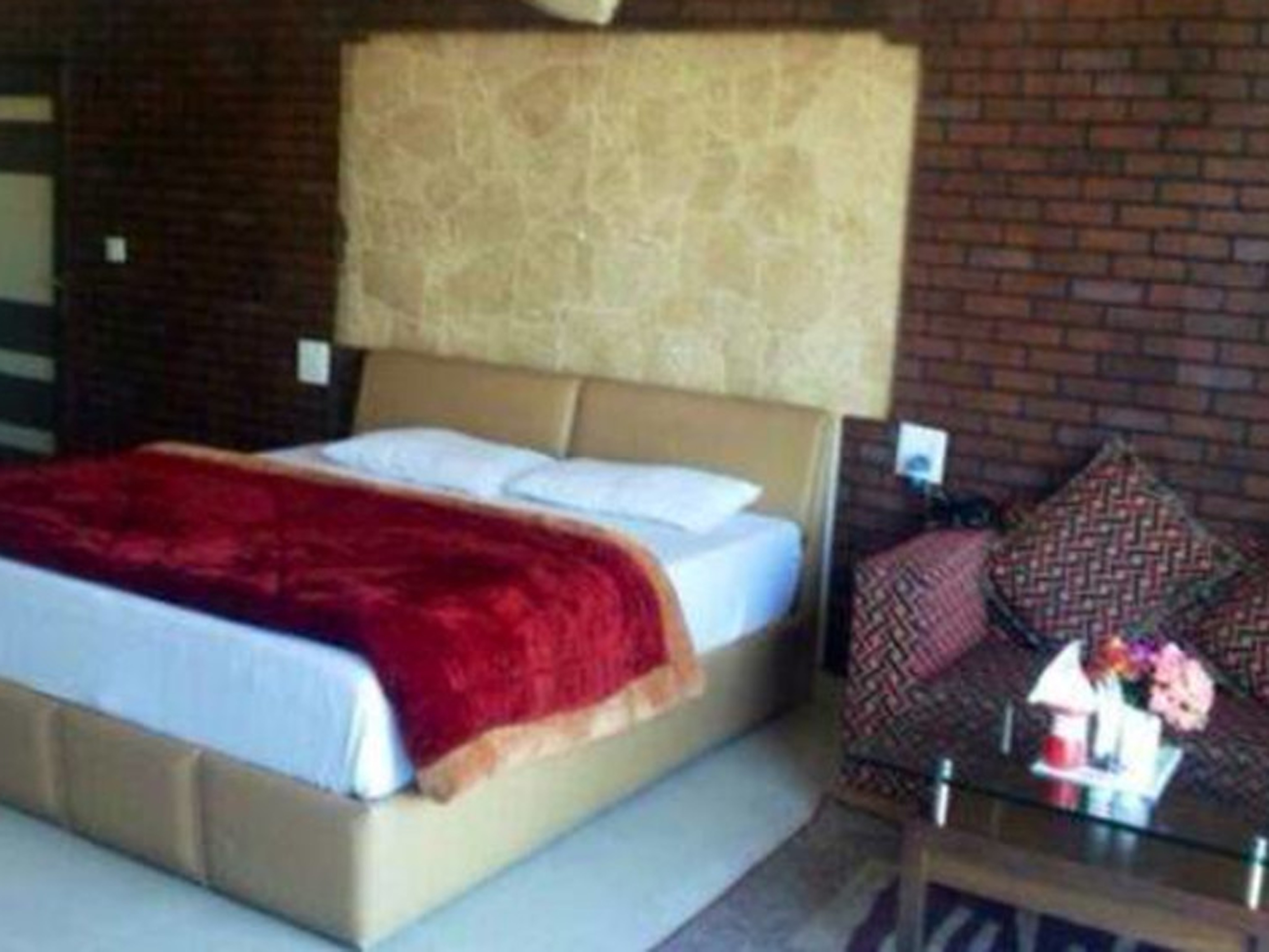 Hotel Jashan Residency - Tap to explore photos