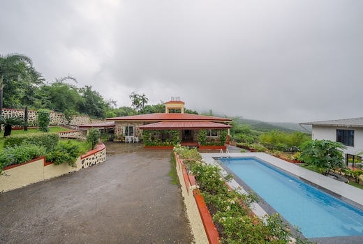 SaffronStays Silver Falls