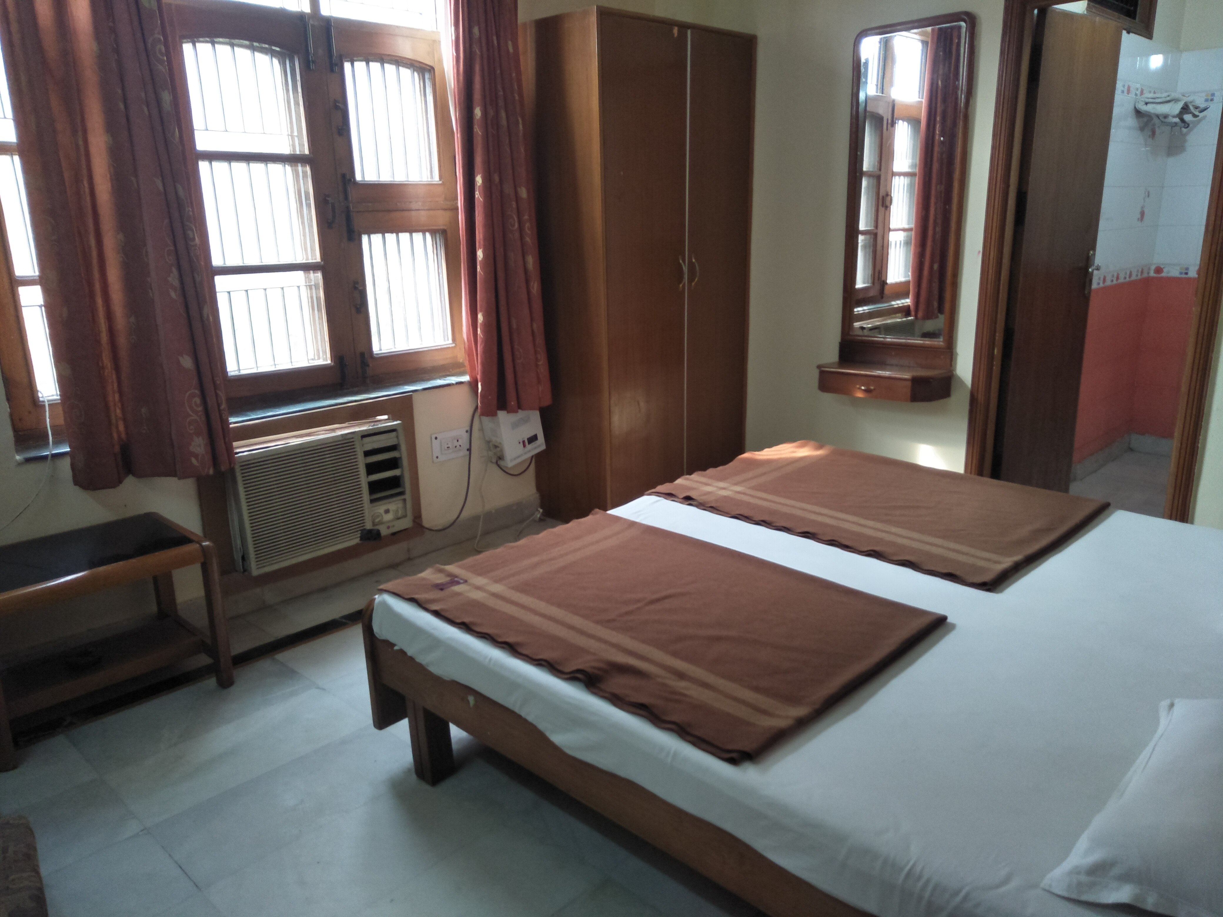 hotel-har-ki-pauri-haridwar-hotel-price-address-reviews