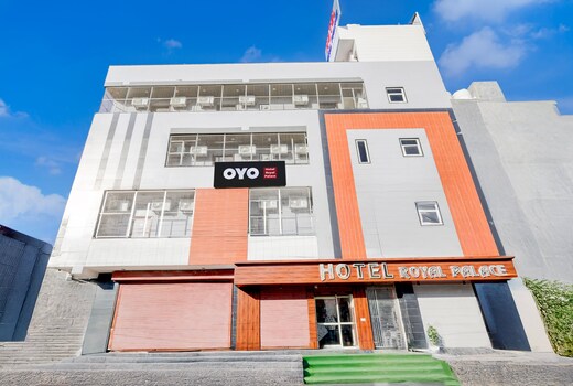 Hotel O Royal Palace