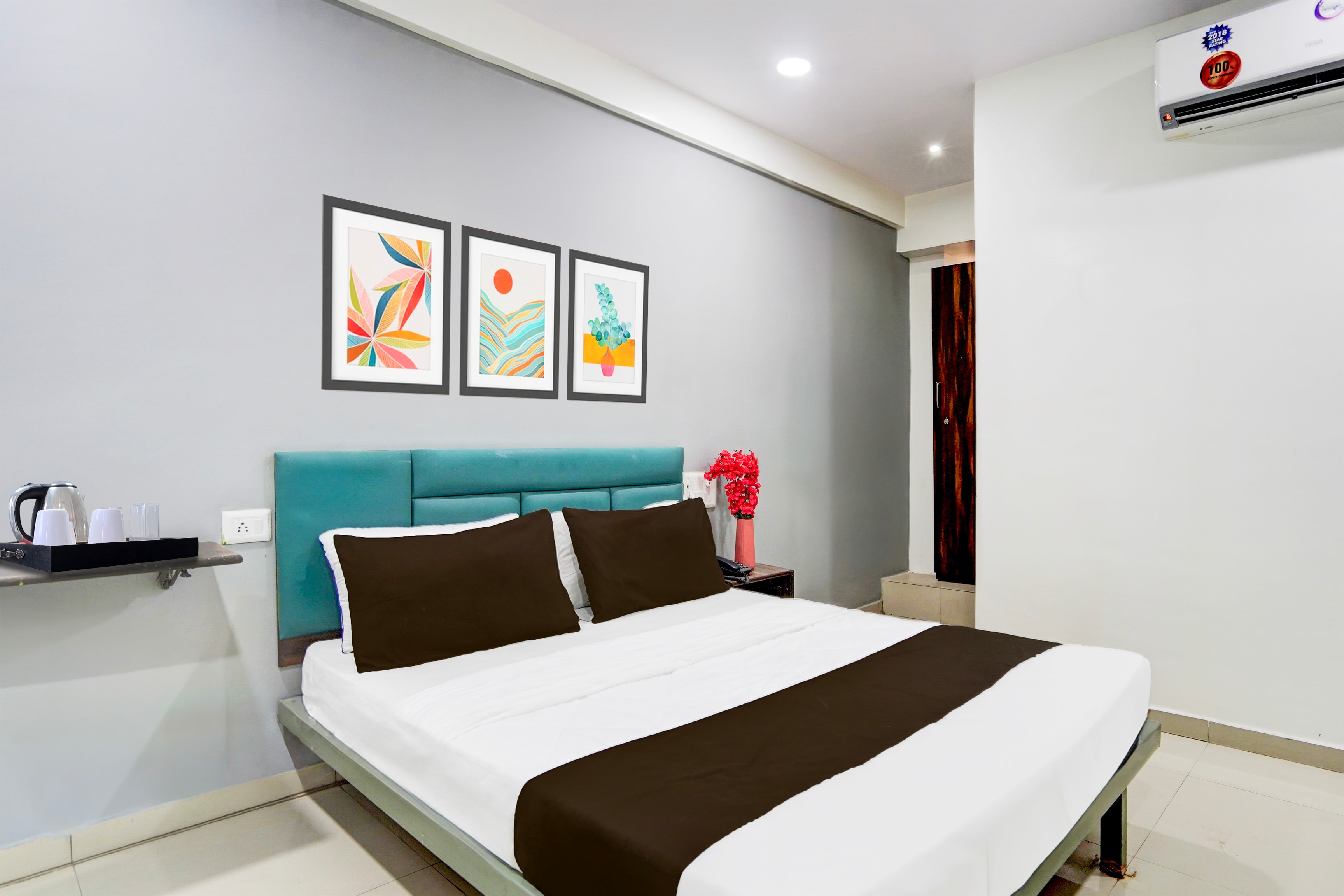 Super Hotel O Dindoli Surat - Tap to explore photos